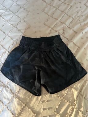 Lululemon track that black camo shorts